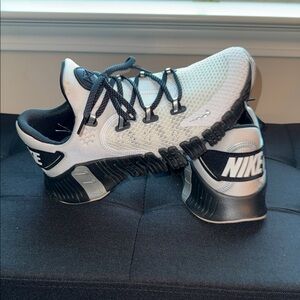 Nike Women’s White and Black Metcons